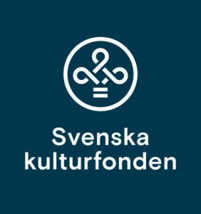 Svenska kulturfondens logo i vitt mot en mörkt turkos bakgrund.
